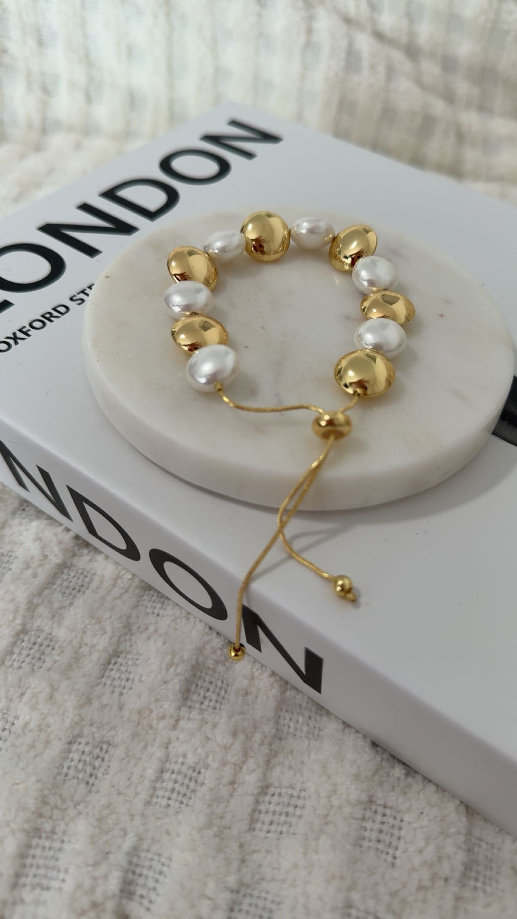 Flat Pearl Bracelet