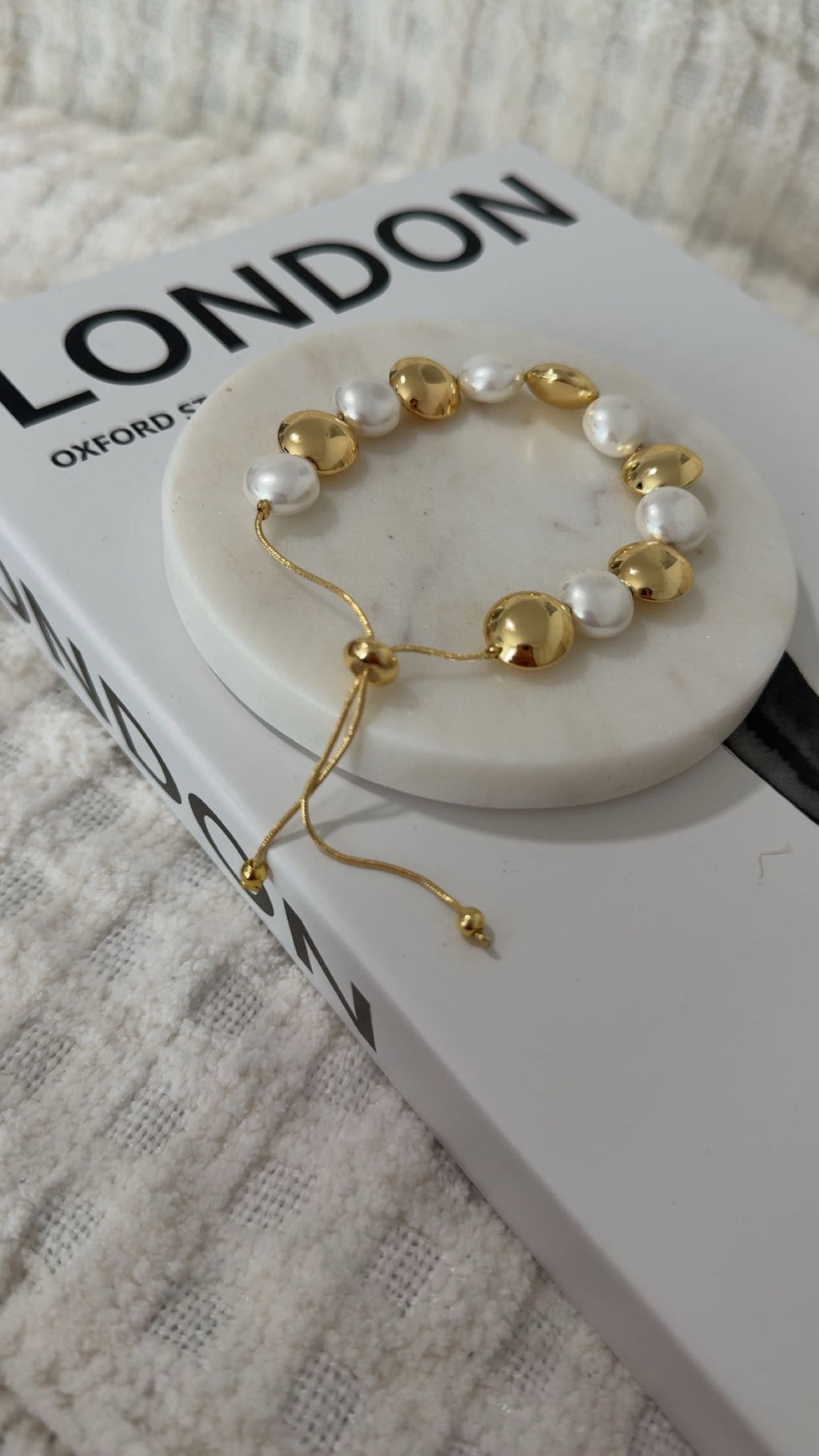 Flat Pearl Bracelet
