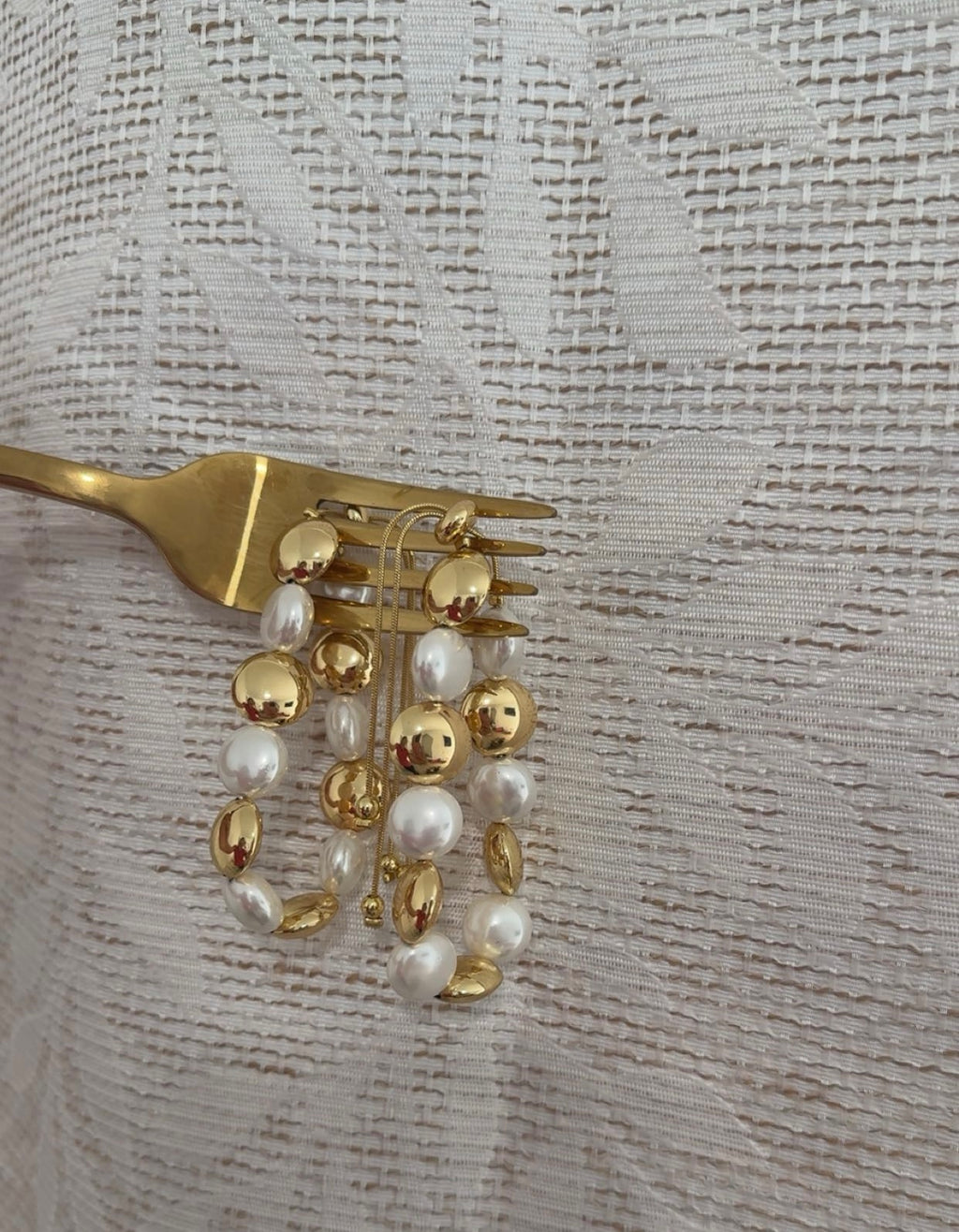 Flat Pearl Bracelet
