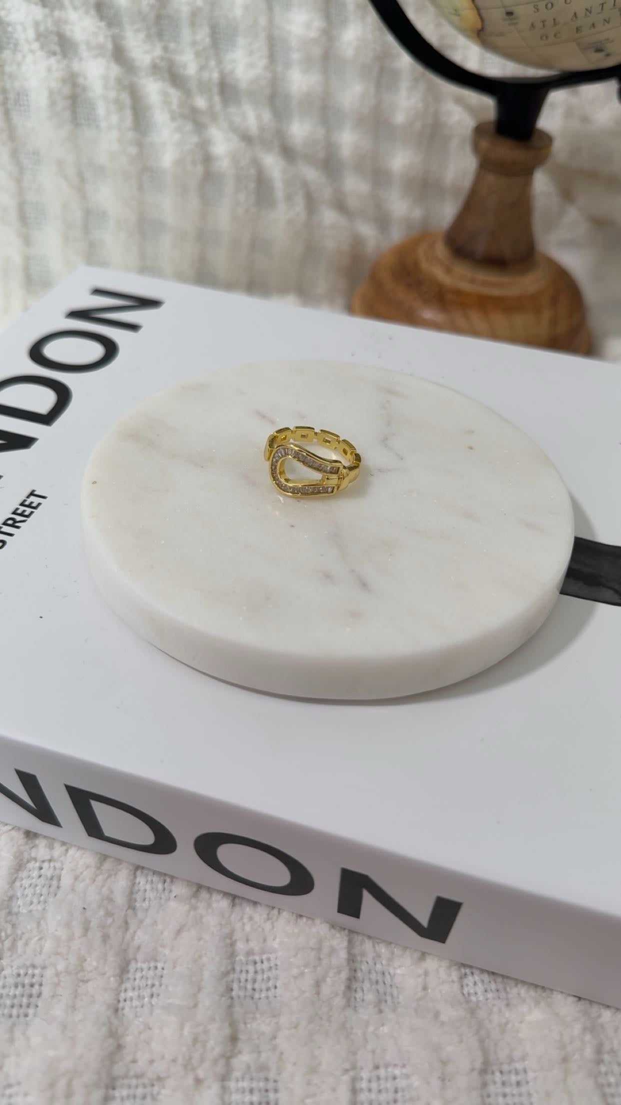 Horseshoes Glam Ring
