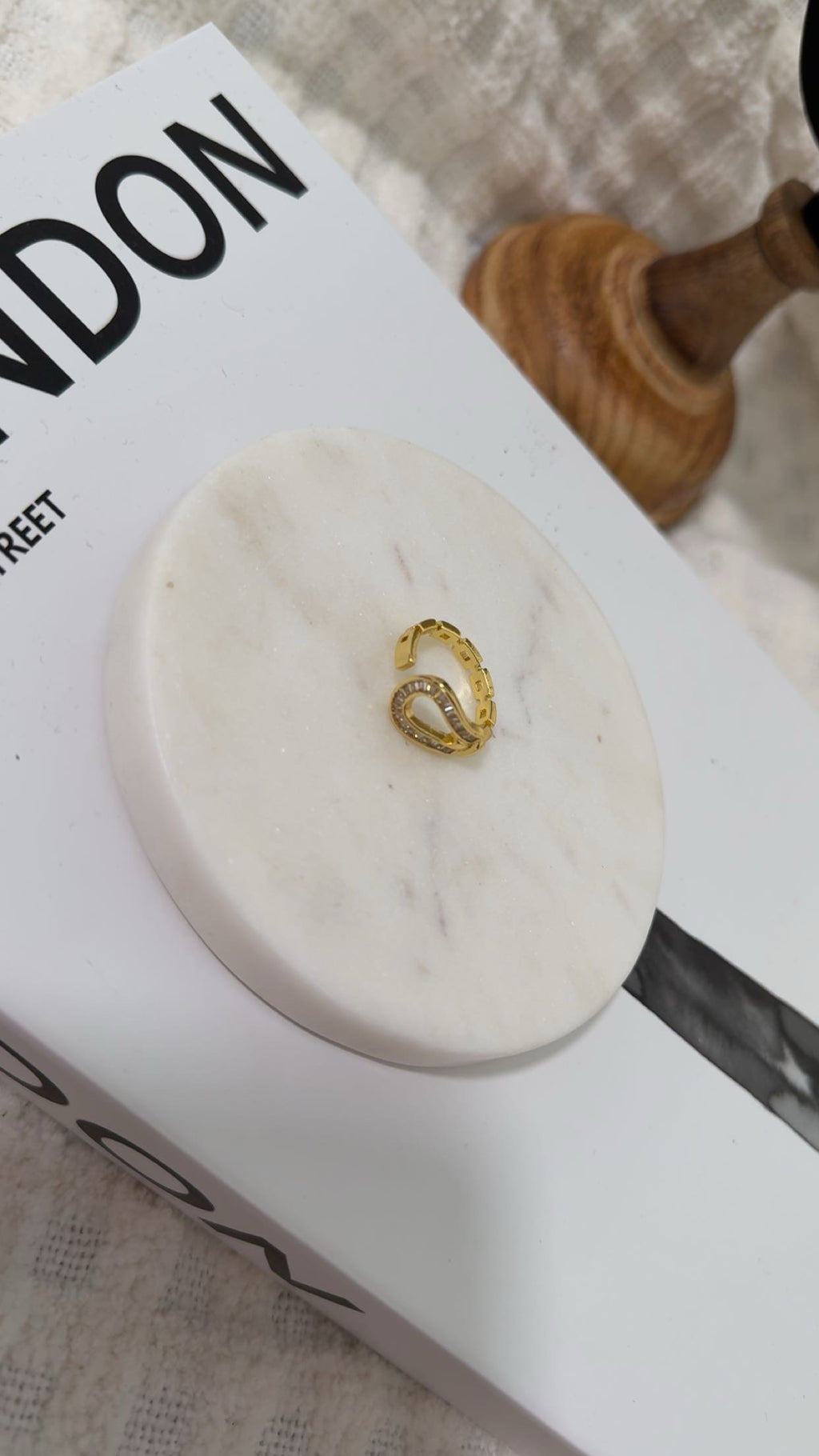 Horseshoes Glam Ring