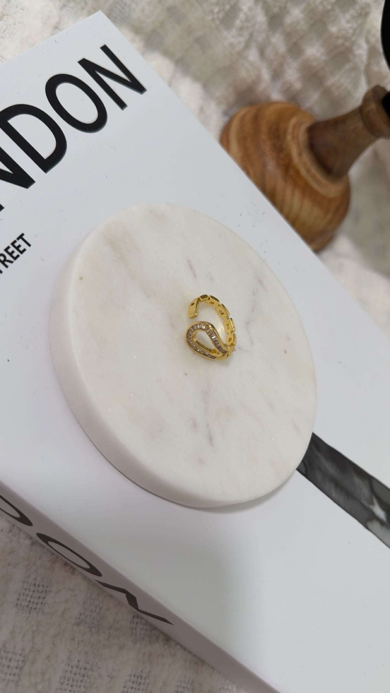 Horseshoes Glam Ring