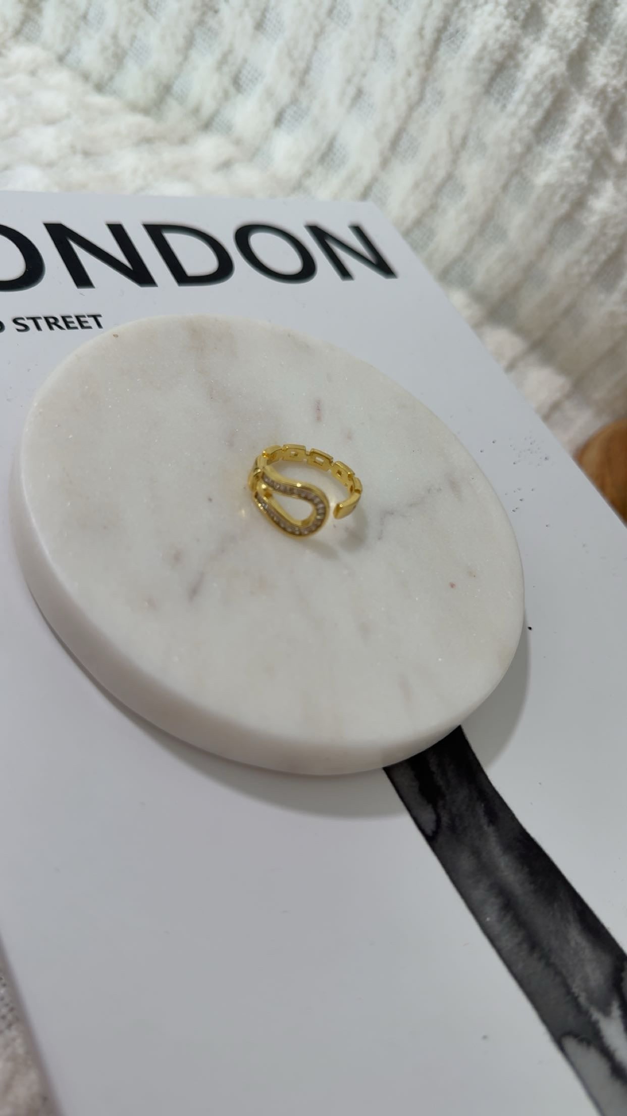 Horseshoes Glam Ring