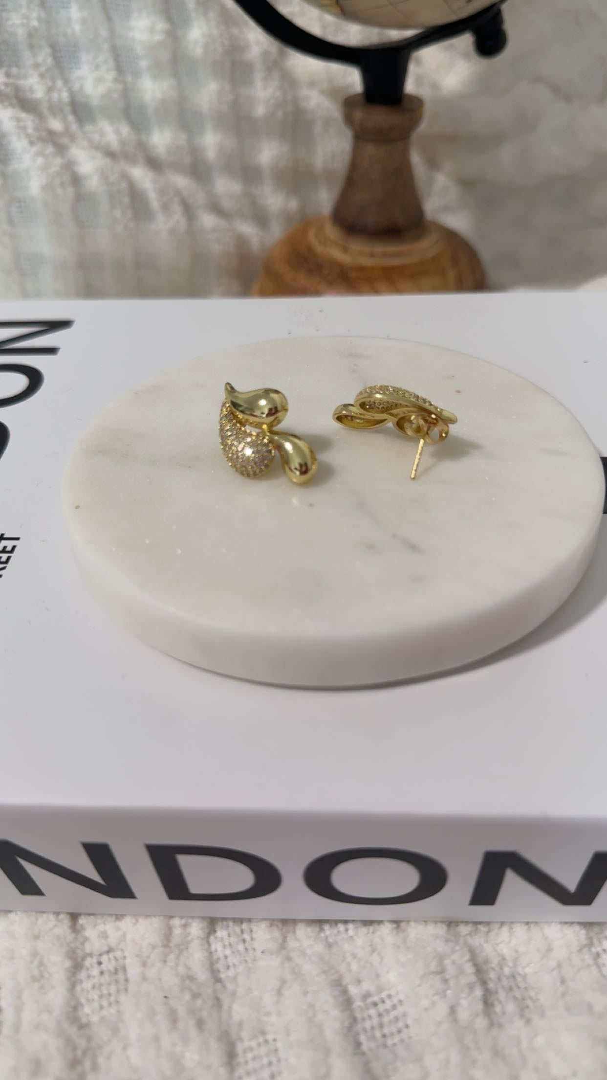 Tear Zirconium Earrings