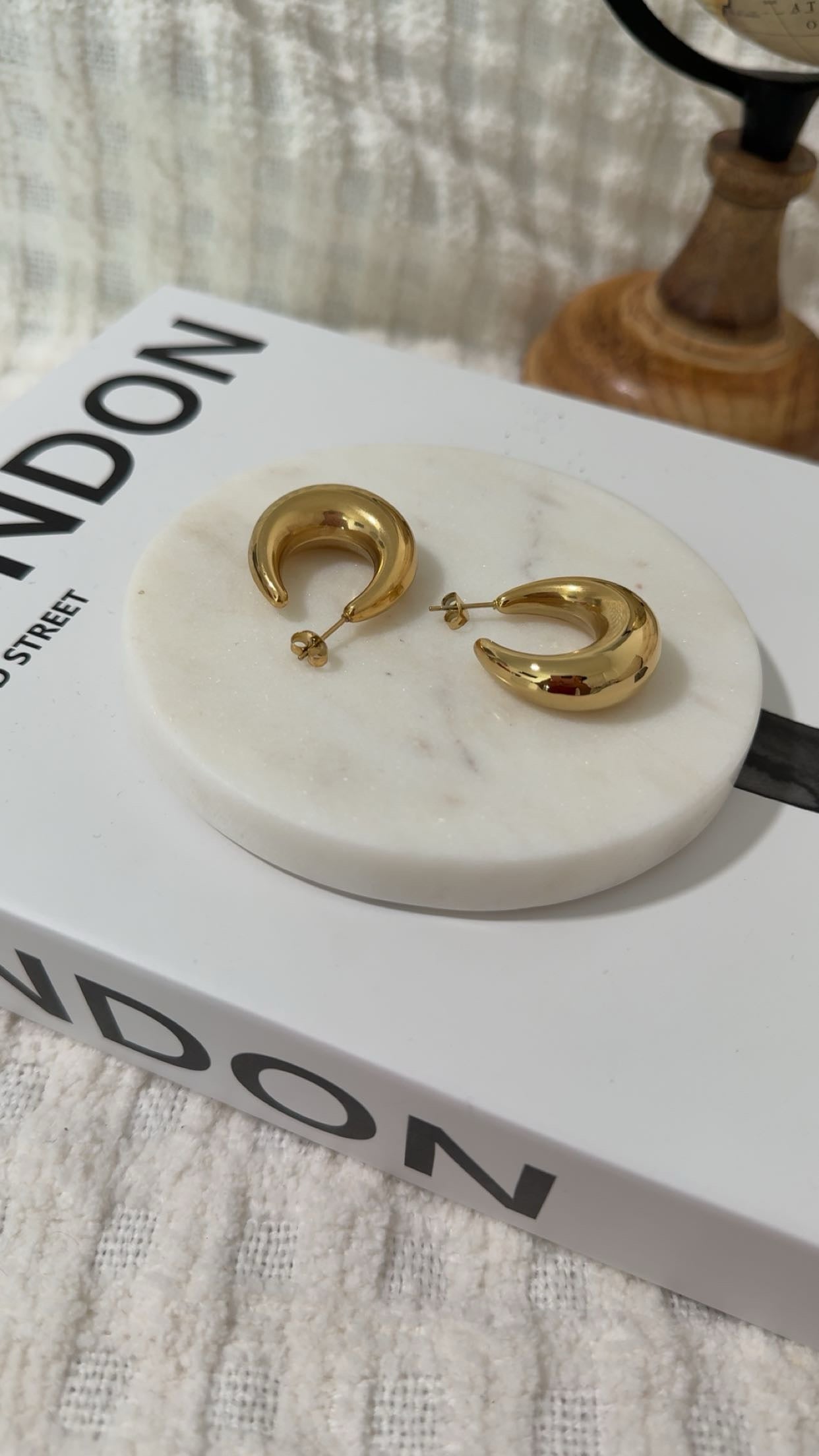 Media Luna Hoops