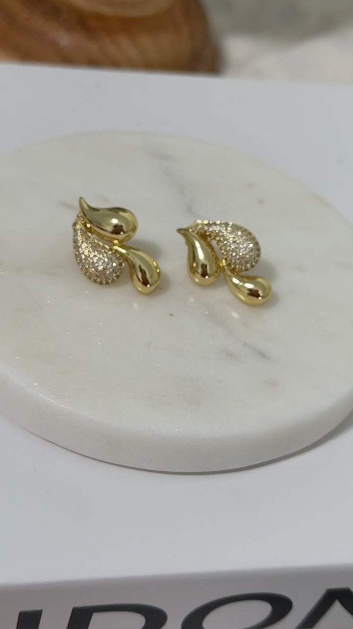 Tear Zirconium Earrings