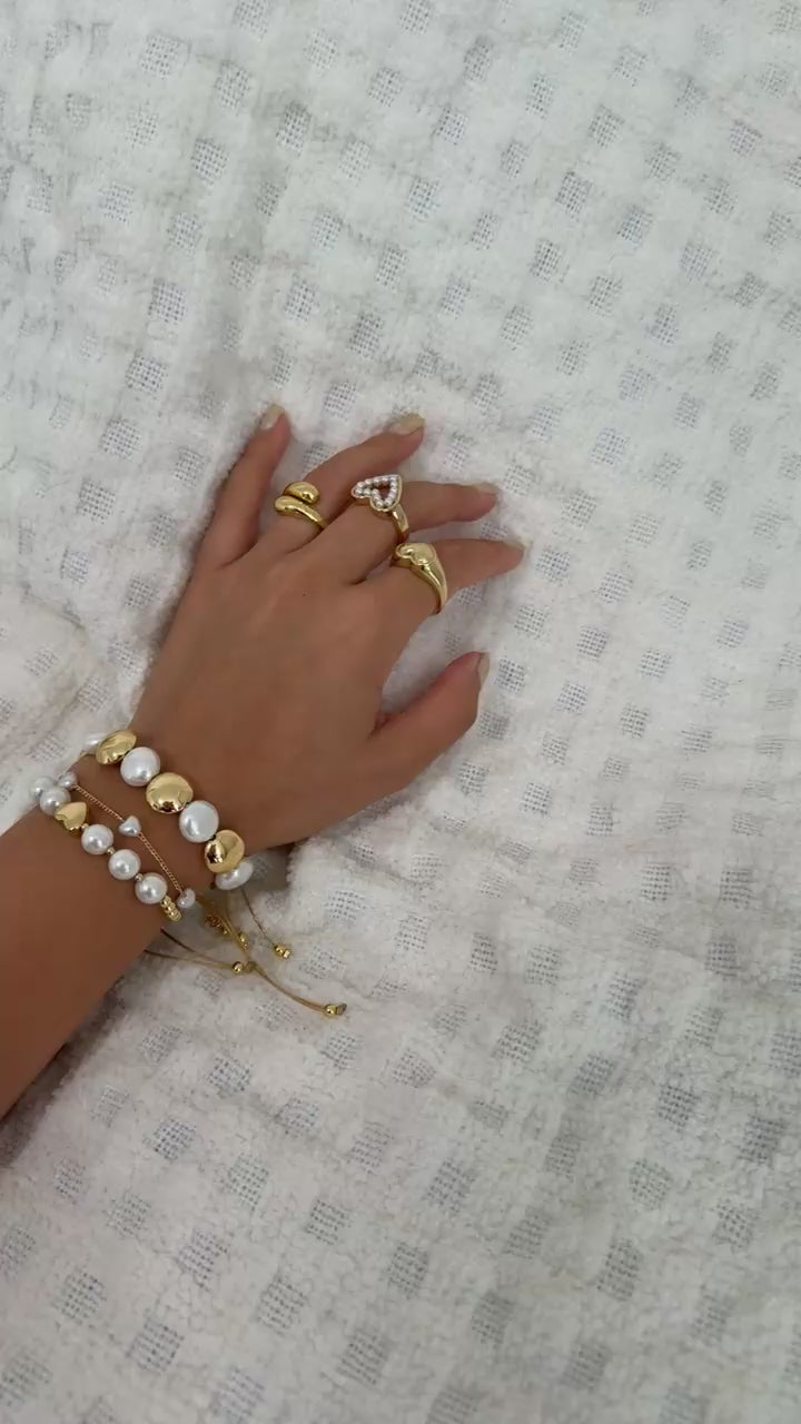 Flat Pearl Bracelet